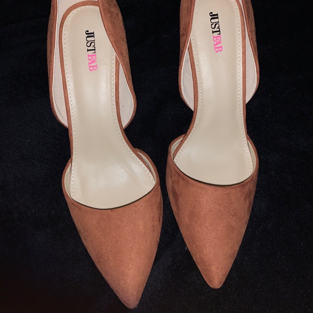 NWOT Pointed Toe Pumps